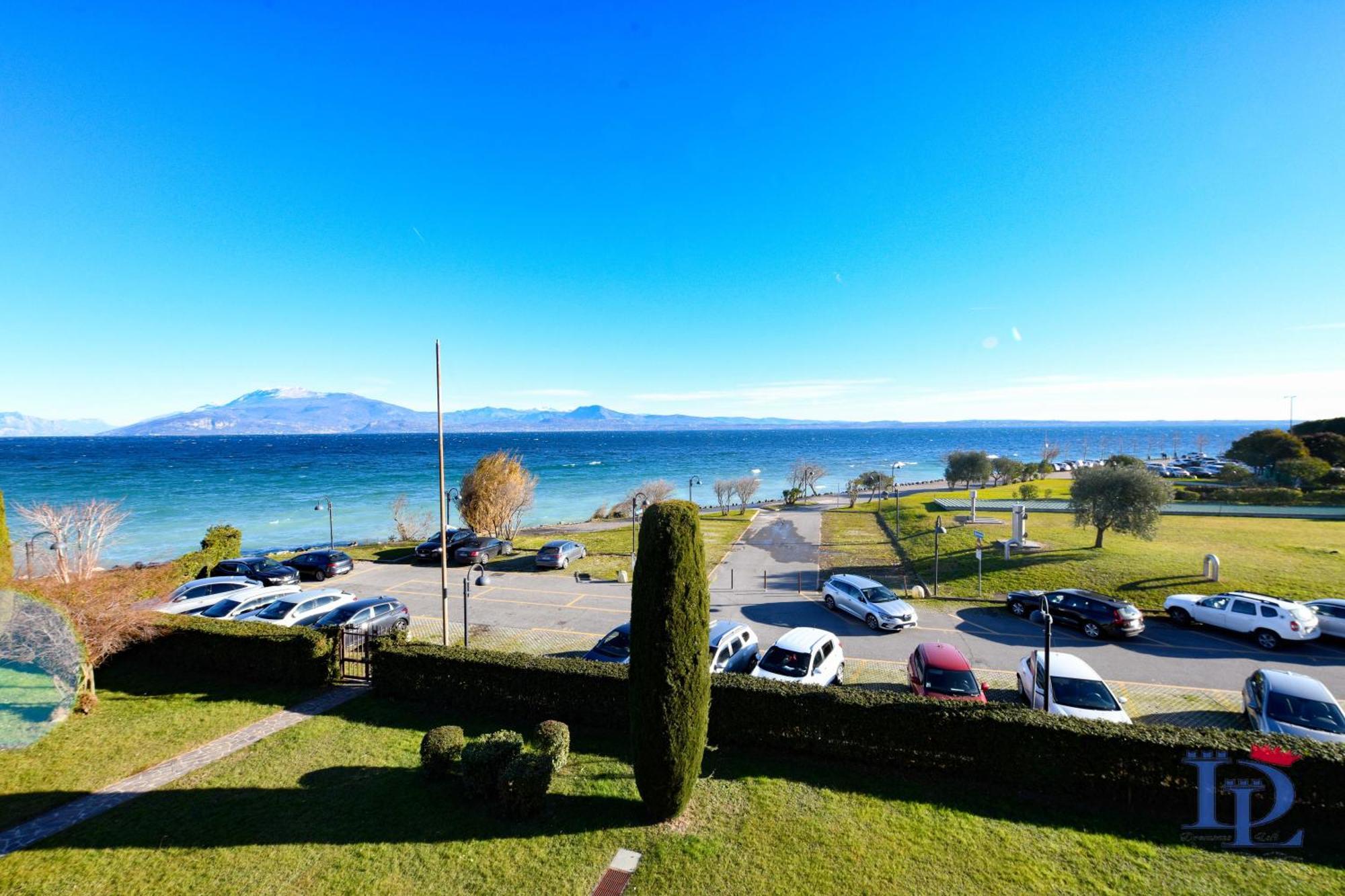 Desenzanoloft Official Partner Marriott Homes & Villas - Eden Lake View And Privat Beach Renovated In 2025 Sirmione Exterior photo